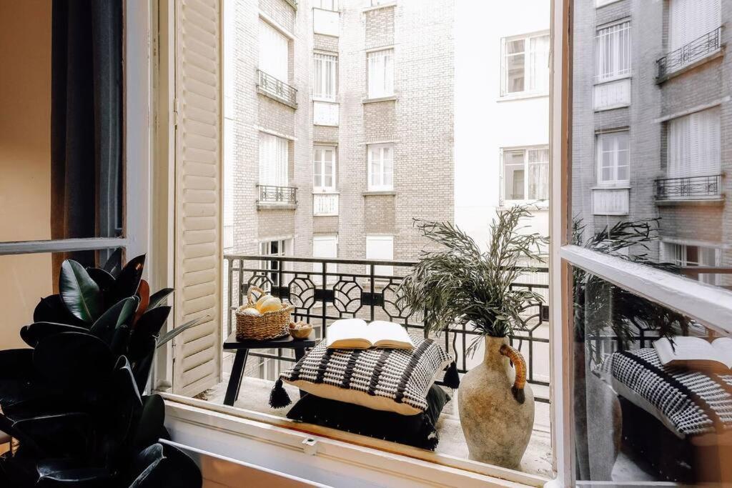 Royo - 1 A Auteuil Appartement Parijs